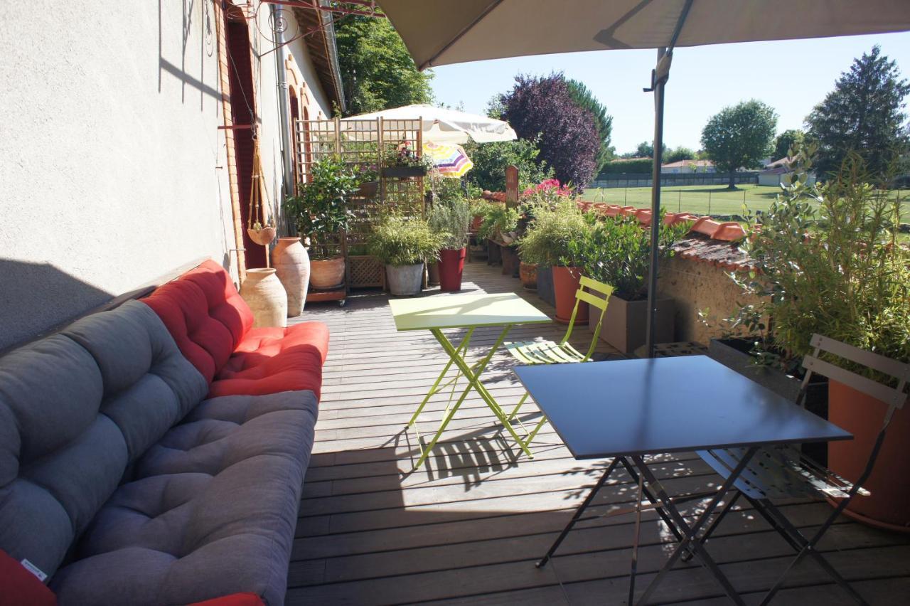 Mas Terre Chambres D'Hotes Lezoux Exterior photo