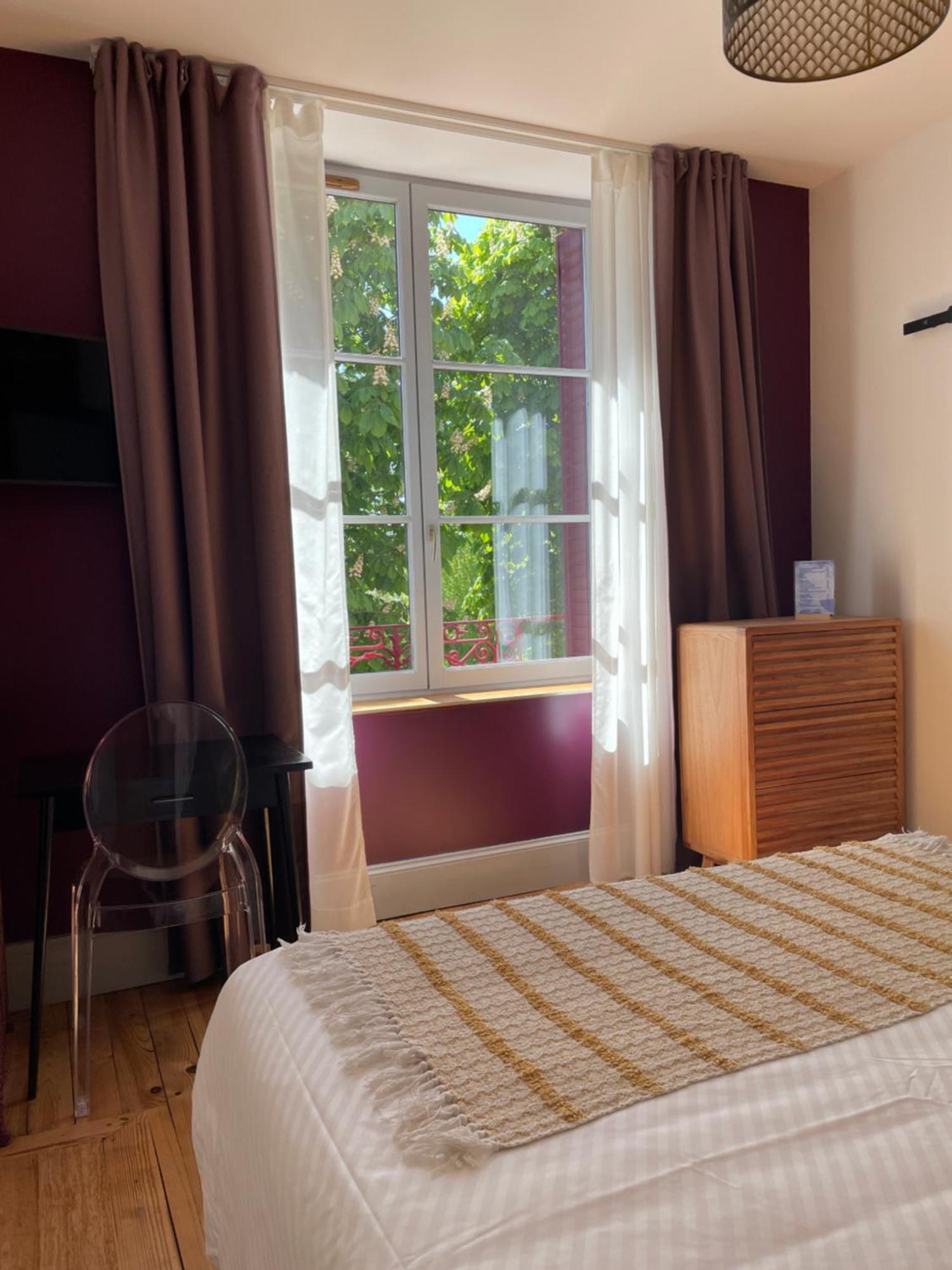 Mas Terre Chambres D'Hotes Lezoux Exterior photo
